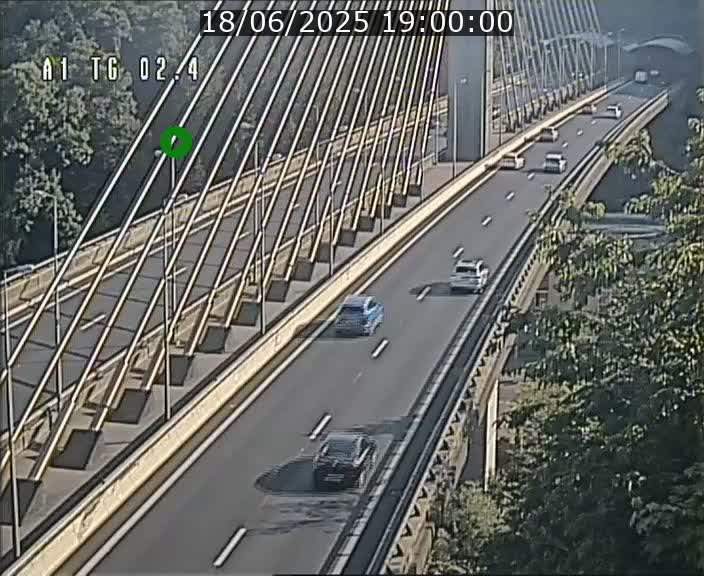 Traffic live webcam Luxembourg Sandweiler - A1 direction Luxembourg-ville - BK 2.4