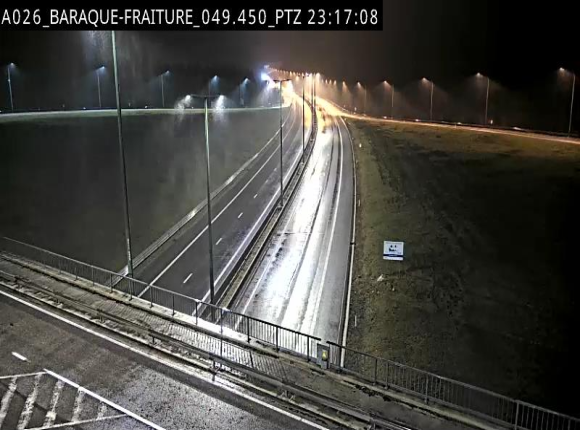 Webcam sur l'E411 avant les sorties 20 menant à Ciney, Dinant et Achêne. Vue orientée vers Namur
