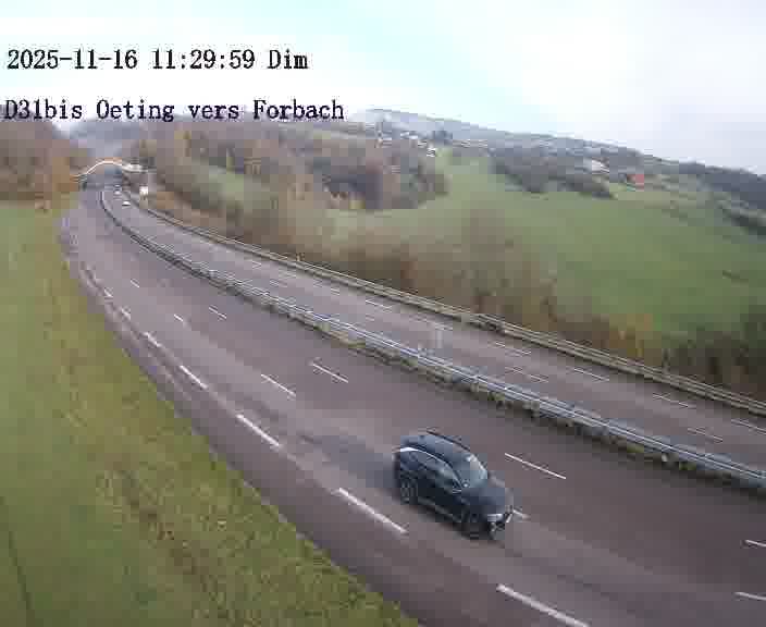 Caméra routière située sur D31bis (France) à Oeting, orientée vers Forbach, surveillant en continu la circulation locale et régionale.