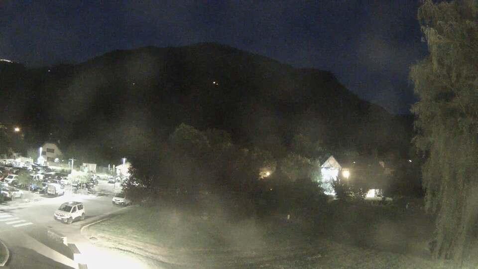 Webcam au niveau de la mairie du village du Bourg d'Oisans, aux pieds de l'Alpe d'Huez et aux portes du parc des Écrins