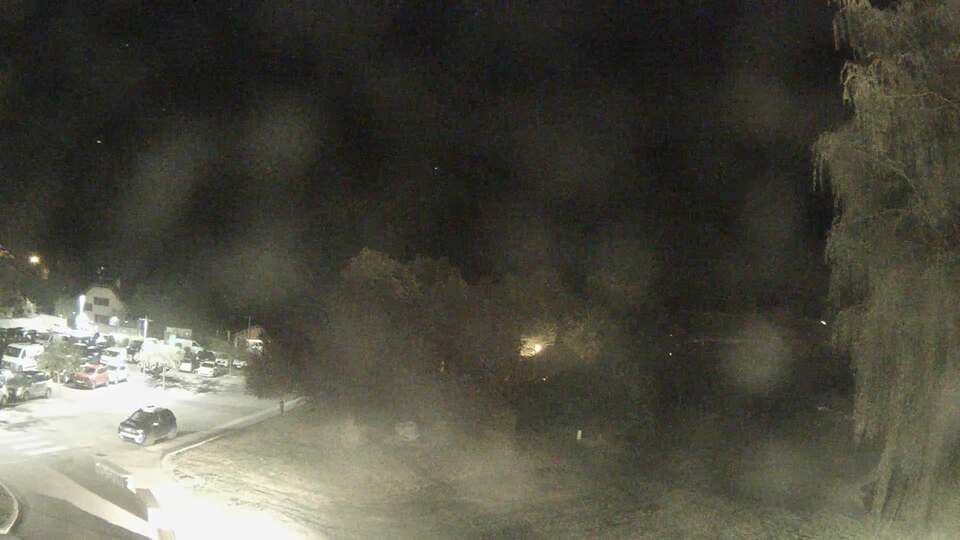 Webcam au niveau de la mairie du village du Bourg d'Oisans, aux pieds de l'Alpe d'Huez et aux portes du parc des Écrins
