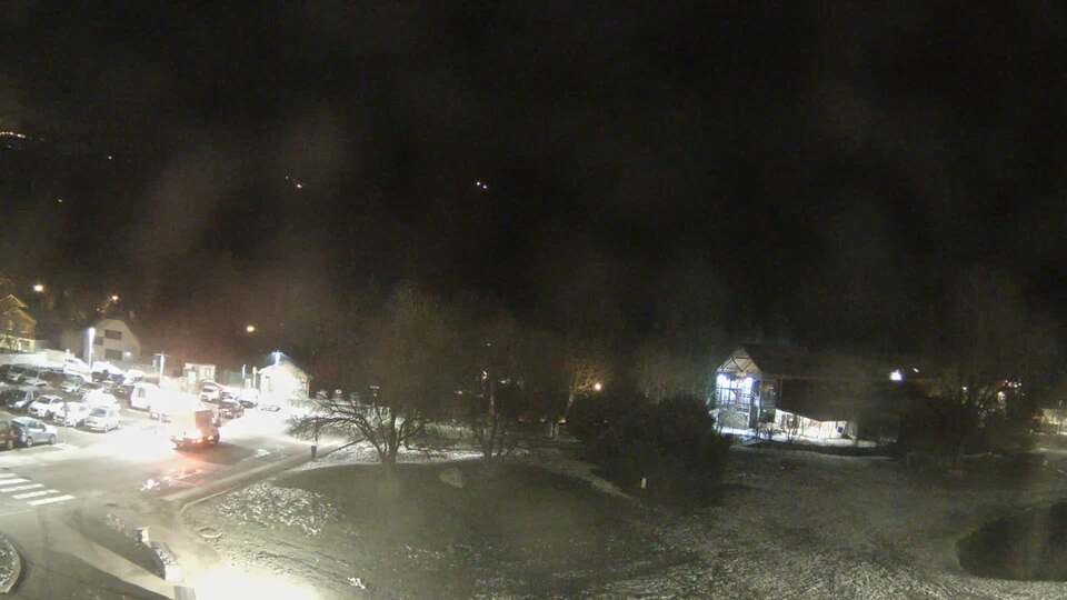 Webcam au niveau de la mairie du village du Bourg d'Oisans, aux pieds de l'Alpe d'Huez et aux portes du parc des Écrins