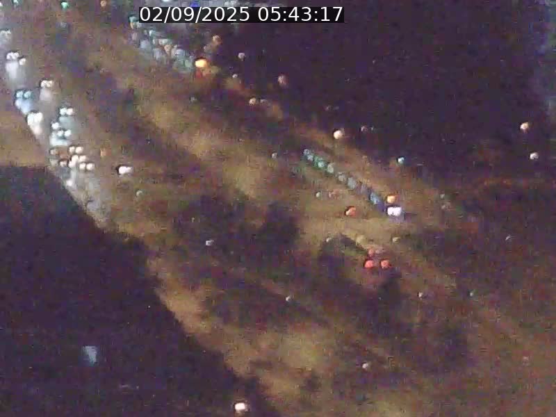 Webcam sur l'avenue John Fitzgerald Kennedy (N51) avec vue sur le Pont rouge (Pont Grande Duchesse Charlotte), l'arrêt Pfaffenthal et l'entrée du quartier Kirchberg