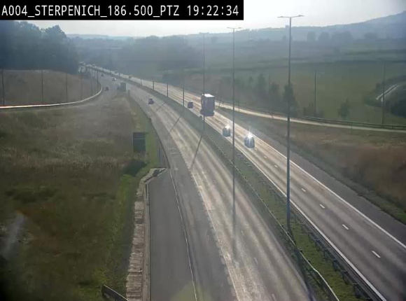 Webcam E411 à Sterpenich en Belgique près de la frontière du Luxembourg. Vue orientée vers Bruxelles