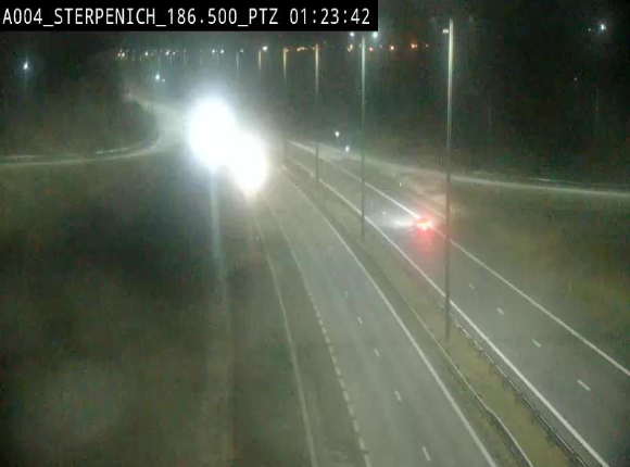 Webcam E411 à Sterpenich en Belgique près de la frontière du Luxembourg. Vue orientée vers Bruxelles