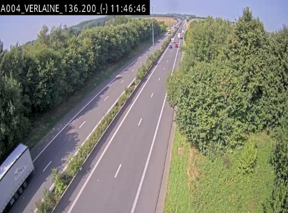 Webcam sur l'E411 à hauteur du pont surplombant la N40, à proximité de la sortie 26 Verlaine - Libramont-Chevigny. Vue orientée vers Namur