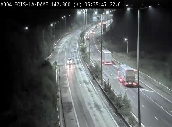 Webcam située entre la sortie 29 Neufchâteau et la jonction avec l'E25 en direction de Liège et Luxembourg