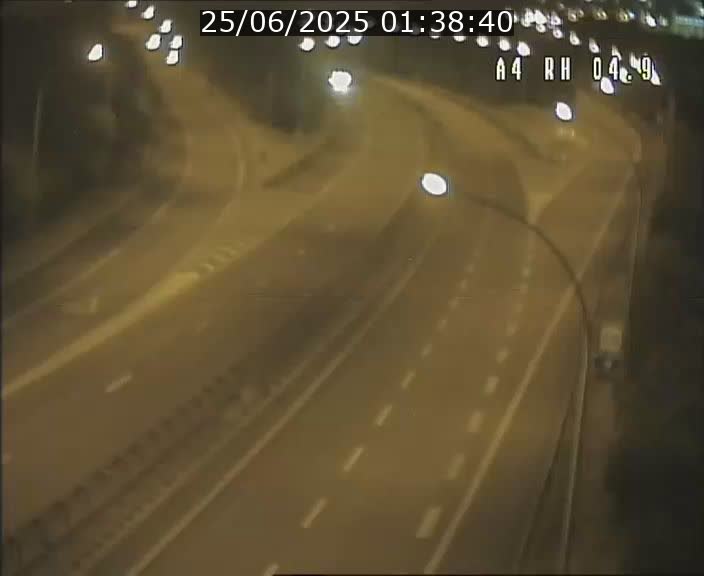 Traffic live webcam Luxembourg Leudelange - A4 - BK 4.9 - direction Luxembourg