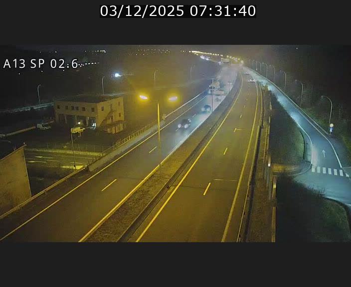 Traffic live webcam Luxembourg Sanem - A13 direction Pétange - BK 2.6