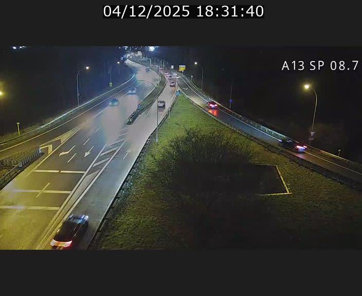 Traffic live webcam Luxembourg Jonction Lankelz - A13 direction Pétange - BK 8.7 