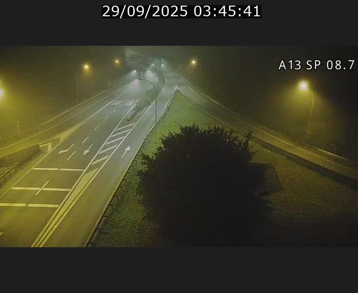 Traffic live webcam Luxembourg Jonction Lankelz - A13 direction Pétange - BK 8.7 