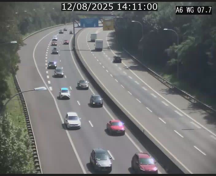 Traffic live webcam Luxembourg - Bridel - A6 - BK 7.7 - direction Belgique