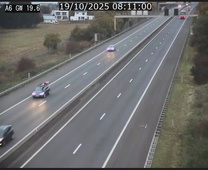 Traffic live webcam Luxembourg - Steinfort - A6 - BK 19.6 - direction Belgique
