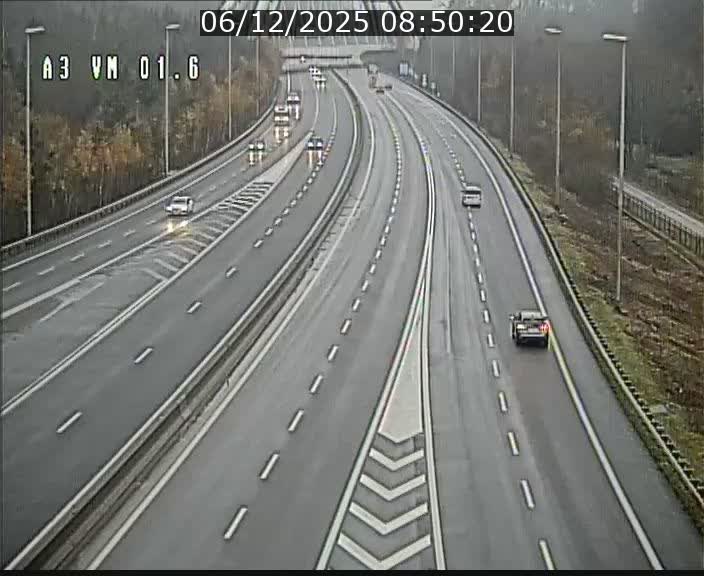 Traffic live webcam Luxembourg - Croix de Gasperich - A3 - BK 1.6 - direction France/Aire de Berchem