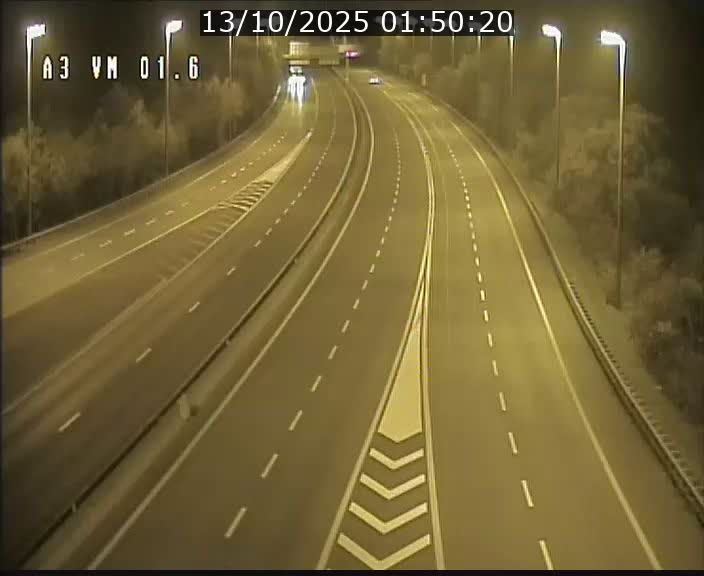 Traffic live webcam Luxembourg - Croix de Gasperich - A3 - BK 1.6 - direction France/Aire de Berchem