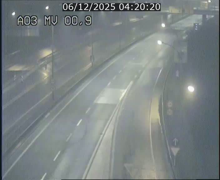 Traffic live webcam Luxembourg Croix de Gasperich - A3 - BK 0.4 - direction Luxembourg