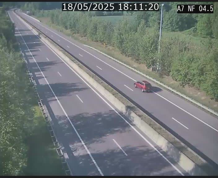 Caméra autoroute Luxembourg A7 - Passage à gibier Rëngelbour - direction Tunnel Grouft