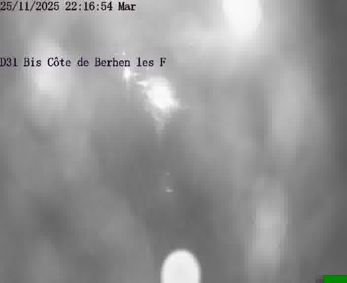 Webcam de surveillance sur D31bis (France) à Behren-lès-Forbach, cadrée vers Sarreguemines, proposant une information routière utile aux déplacements quotidiens.