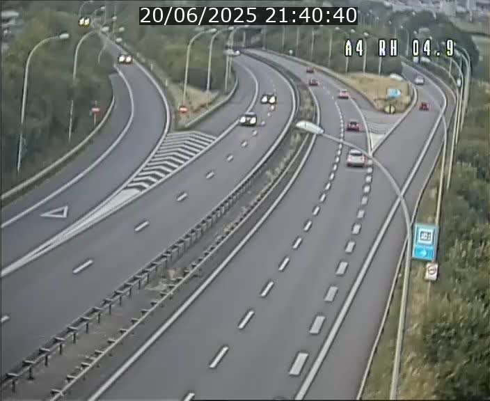 Traffic live webcam Luxembourg Leudelange - A4 - BK 4.9 - direction Luxembourg