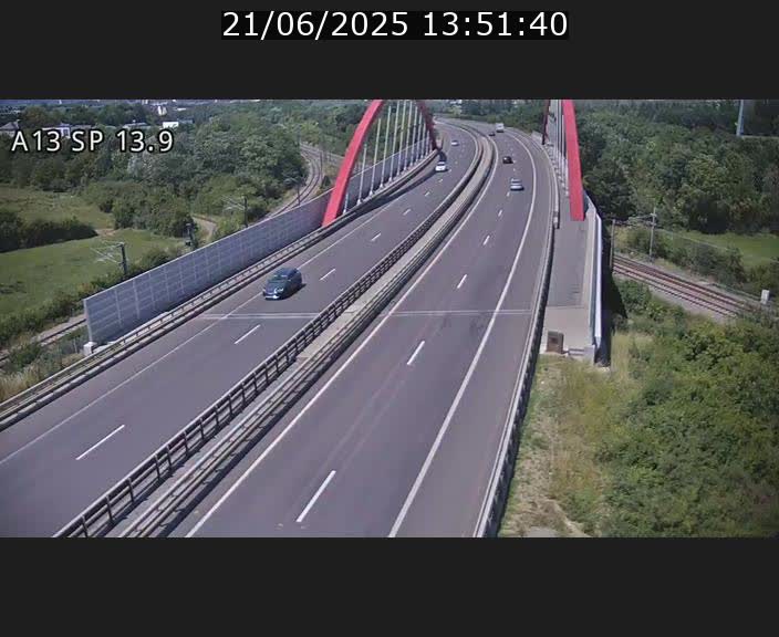 Traffic live webcam Luxembourg Kayl - A13 direction Esch-sur-Alzette/Luxembourg-ville - BK 13.9