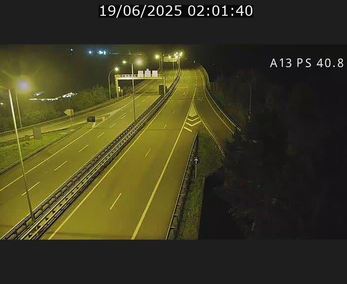 Webcam autoroute A13 à la sortie est du tunnel Markusbierg à Schengen. Vue sur le pont de la Moselle, vers l'Allemagne