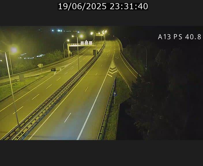 Webcam autoroute A13 à la sortie est du tunnel Markusbierg à Schengen. Vue sur le pont de la Moselle, vers l'Allemagne