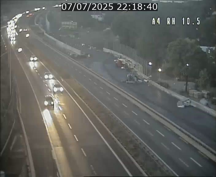 Traffic live webcam Luxembourg Pontpierre - A4 - BK 10.5 - direction Luxembourg