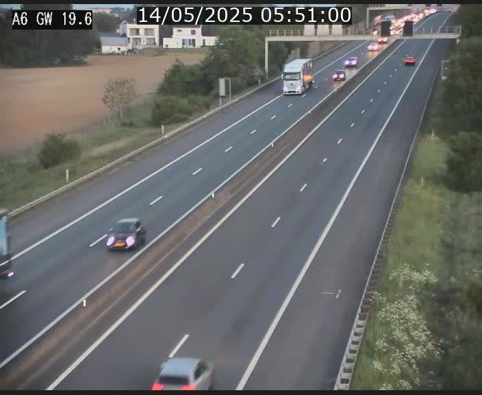 Traffic live webcam Luxembourg - Steinfort - A6 - BK 19.6 - direction Belgique