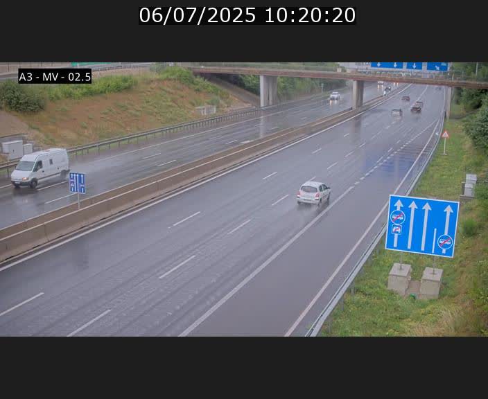 Webcam autoroute A3 au Luxembourg à proximité de la Croix de Gasperich. Vue orientée vers Luxembourg