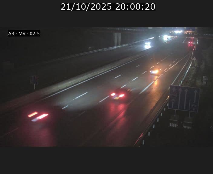 Webcam autoroute A3 au Luxembourg à proximité de la Croix de Gasperich. Vue orientée vers Luxembourg