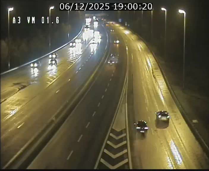 Traffic live webcam Luxembourg - Croix de Gasperich - A3 - BK 1.6 - direction France/Aire de Berchem