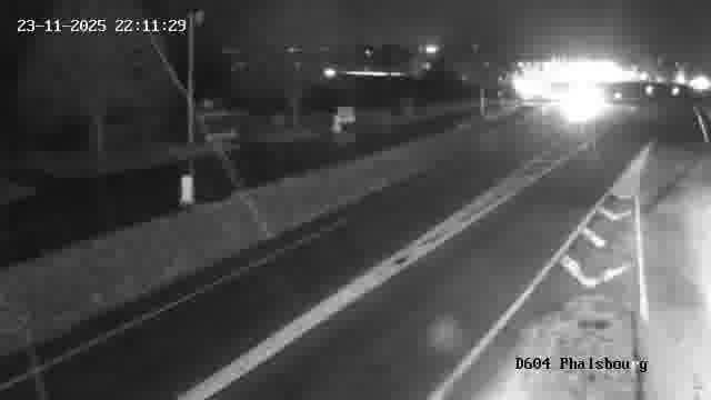 Webcam de surveillance sur D604 (France) à Phalsbourg, cadrée vers Phalsbourg, proposant une information routière utile aux déplacements quotidiens.
