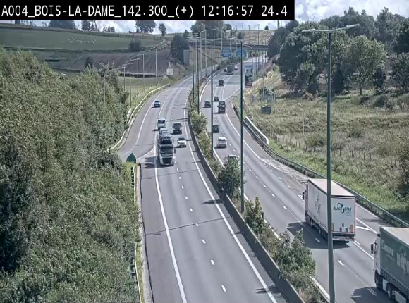 Webcam située entre la sortie 29 Neufchâteau et la jonction avec l'E25 en direction de Liège et Luxembourg