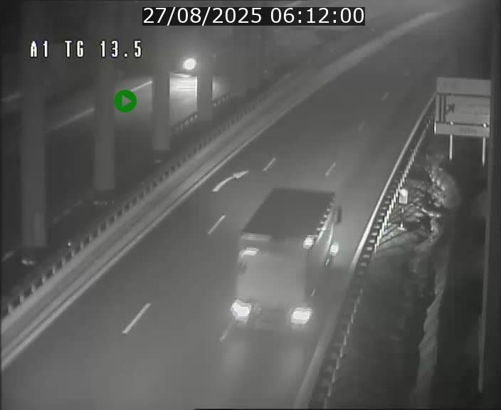 Traffic live webcam Luxembourg Senningen - A1 direction Luxembourg - BK 13.5