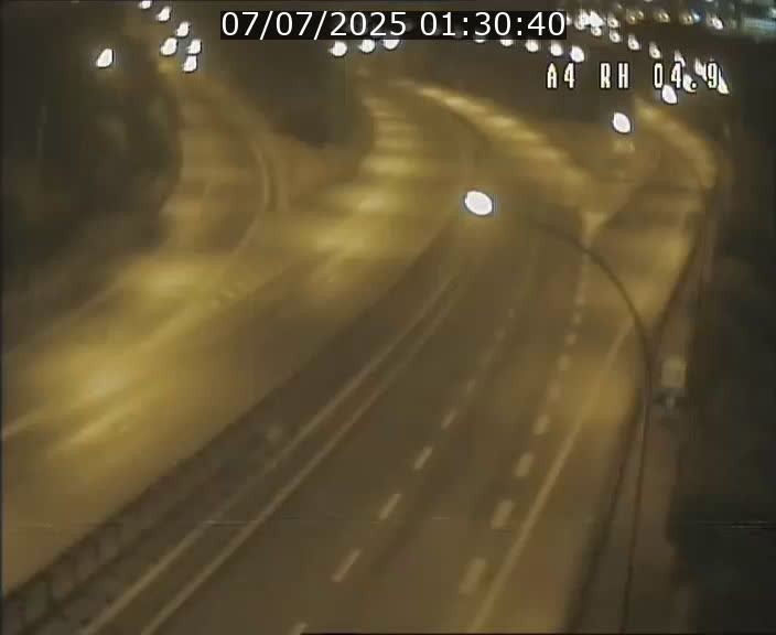 Traffic live webcam Luxembourg Leudelange - A4 - BK 4.9 - direction Luxembourg