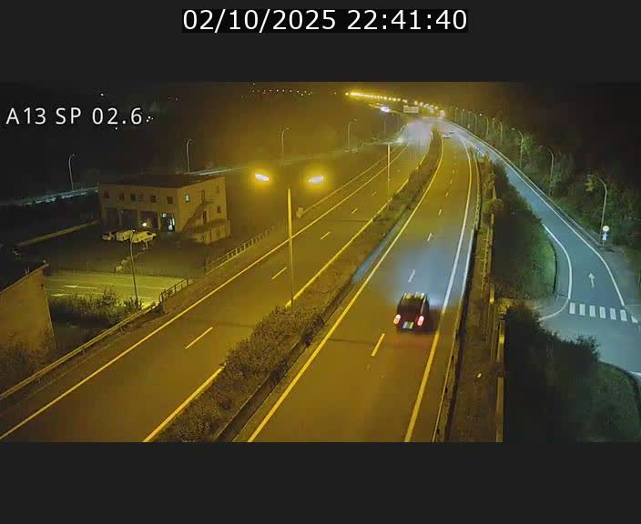 Traffic live webcam Luxembourg Sanem - A13 direction Pétange - BK 2.6
