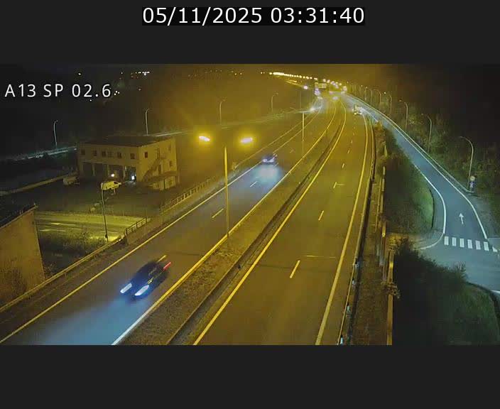 Traffic live webcam Luxembourg Sanem - A13 direction Pétange - BK 2.6
