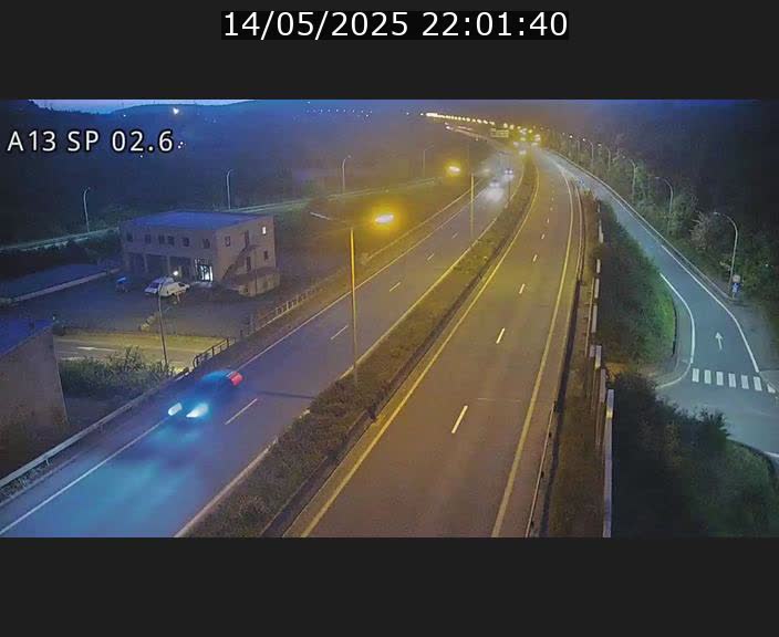 Traffic live webcam Luxembourg Sanem - A13 direction Pétange - BK 2.6