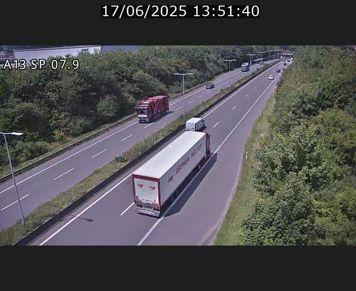 Traffic live webcam Luxembourg Jonction Lankelz - A13 direction Pétange - BK 7.9