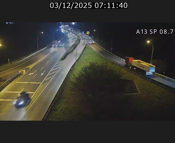 Traffic live webcam Luxembourg Jonction Lankelz - A13 direction Pétange - BK 8.7 