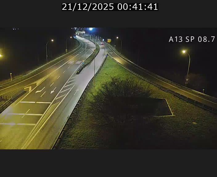 Traffic live webcam Luxembourg Jonction Lankelz - A13 direction Pétange - BK 8.7