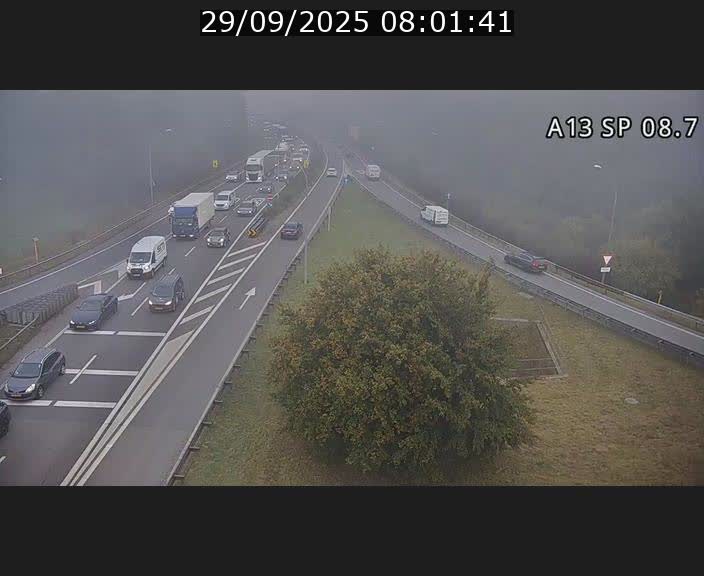 Traffic live webcam Luxembourg Jonction Lankelz - A13 direction Pétange - BK 8.7 