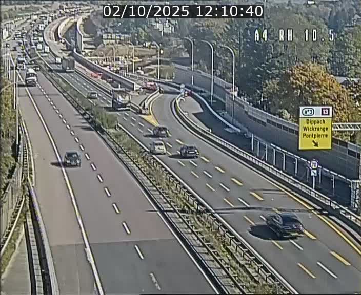 Traffic live webcam Luxembourg Pontpierre - A4 - BK 10.5 - direction Luxembourg