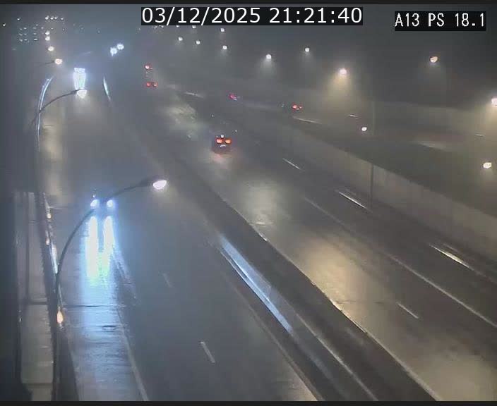Traffic live webcam Luxembourg Dudelange - A13 direction Croix de Bettembourg - BK 18.1