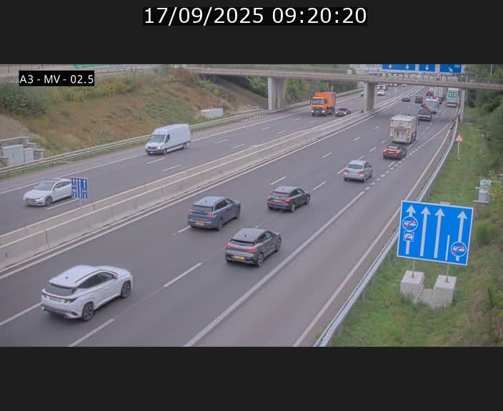 Webcam autoroute A3 au Luxembourg à proximité de la Croix de Gasperich. Vue orientée vers Luxembourg