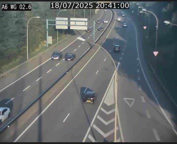 Traffic live webcam Luxembourg Croix de Cessange - A6 - BK 2.6 - direction France/Allemagne