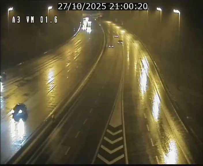 Traffic live webcam Luxembourg - Croix de Gasperich - A3 - BK 1.6 - direction France/Aire de Berchem