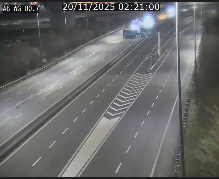 Traffic live webcam Luxembourg Croix de Cessange - A6 - BK 0.7 - direction A3 France