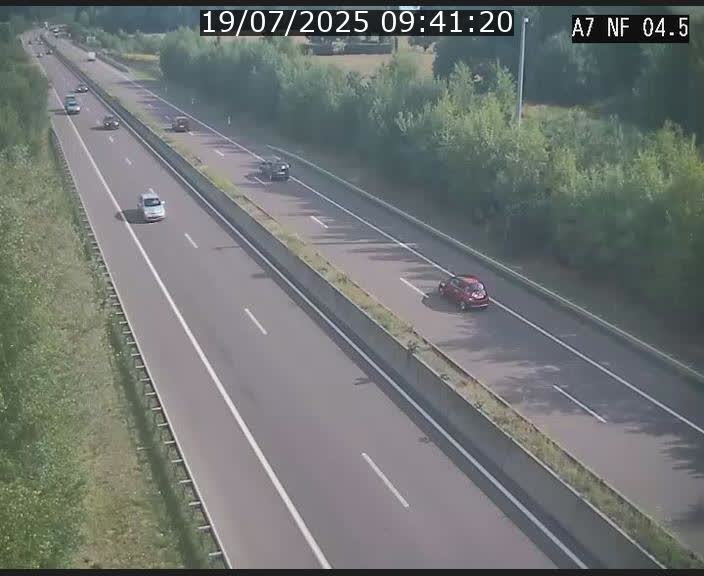 Caméra autoroute Luxembourg A7 - Passage à gibier Rëngelbour - direction Tunnel Grouft