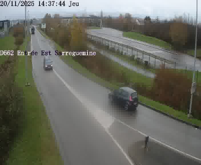 Point de vue trafic déployé sur D662 (France) à Sarreguemines, regardant vers Sarreguemines, aidant conducteurs et services à anticiper les flux.